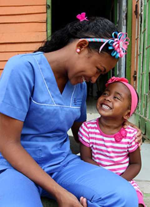 Smile time: “Although I have a daughter and I’m a single mother, I can take care of her needs and help my mother,” explains Cindy happily.