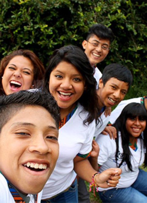 Teens in Guatemala take a selfie