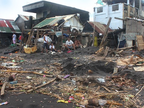 Haiyan fue un súper tifón con vientos de por lo menos 240 kph.