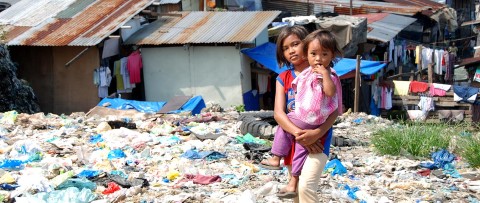 Así es como podemos solucionar el problema de la pobreza mundial