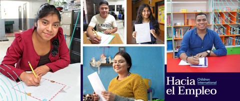 Jóvenes escribiendo cartas