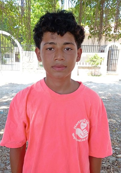 Ayude a Joseph Alexander apadrinándole hoy. El apadrinamiento es una experiencia hermosa y gratificante.