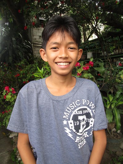 Help Romar F. by becoming a child sponsor. Sponsoring a child is a rewarding and heartwarming experience.