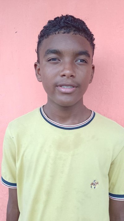 Help Amaury Junior by becoming a child sponsor. Sponsoring a child is a rewarding and heartwarming experience.