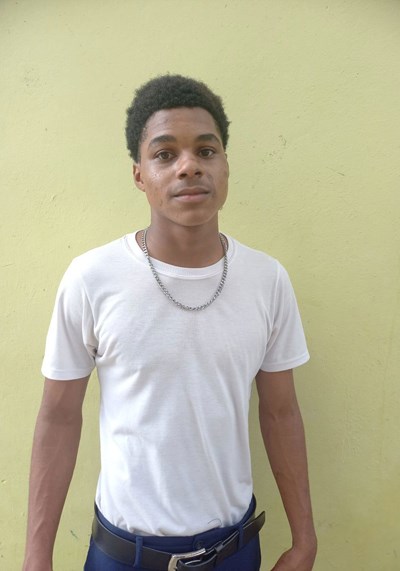 Help Alexander by becoming a child sponsor. Sponsoring a child is a rewarding and heartwarming experience.