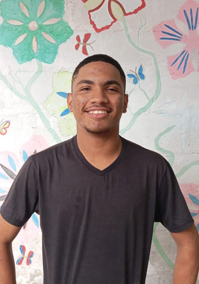 Ayude a Darwin Junior apadrinándole hoy. El apadrinamiento es una experiencia hermosa y gratificante.