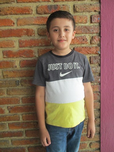 Help Brayan Fernando by becoming a child sponsor. Sponsoring a child is a rewarding and heartwarming experience.