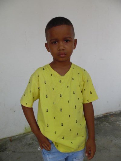 Help Janer David by becoming a child sponsor. Sponsoring a child is a rewarding and heartwarming experience.