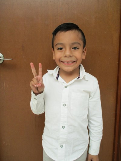 Help Lennin Eduardo by becoming a child sponsor. Sponsoring a child is a rewarding and heartwarming experience.