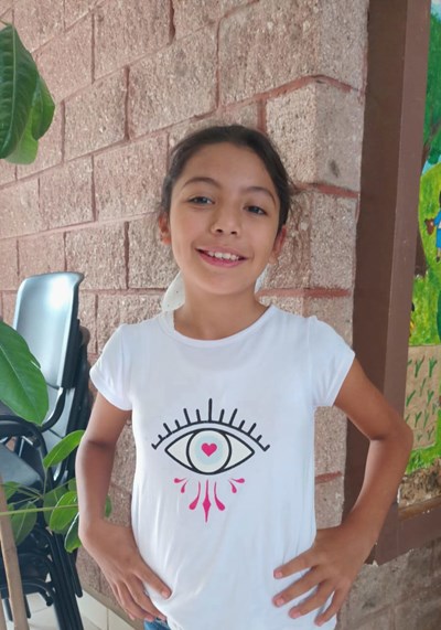 Help Lourdes Dahely by becoming a child sponsor. Sponsoring a child is a rewarding and heartwarming experience.