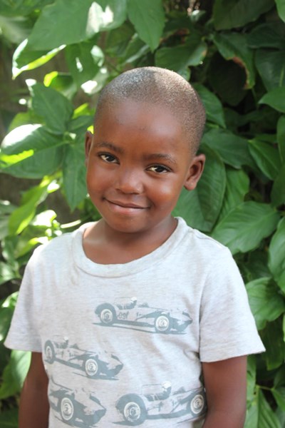 Help Gilandy by becoming a child sponsor. Sponsoring a child is a rewarding and heartwarming experience.