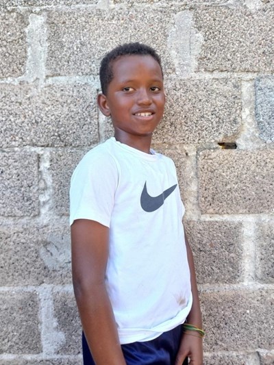 Help Robert by becoming a child sponsor. Sponsoring a child is a rewarding and heartwarming experience.
