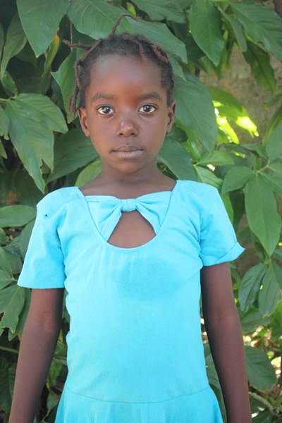 Help Veronica by becoming a child sponsor. Sponsoring a child is a rewarding and heartwarming experience.