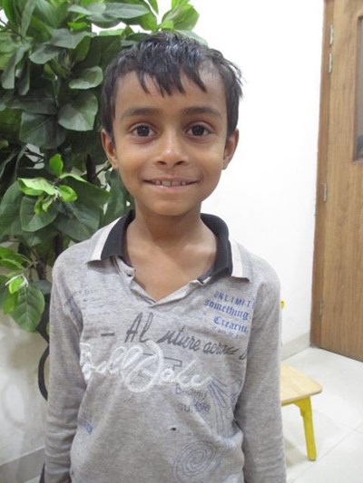 Help Roshan by becoming a child sponsor. Sponsoring a child is a rewarding and heartwarming experience.