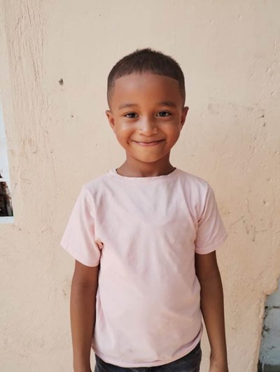Help Alan Andres by becoming a child sponsor. Sponsoring a child is a rewarding and heartwarming experience.