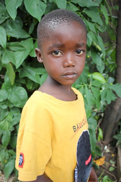 Help Chapman Jr by becoming a child sponsor. Sponsoring a child is a rewarding and heartwarming experience.