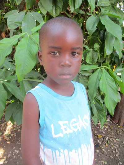 Help Tawanda Kasambala by becoming a child sponsor. Sponsoring a child is a rewarding and heartwarming experience.