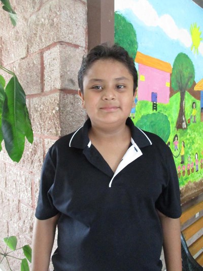 Help José Efrain by becoming a child sponsor. Sponsoring a child is a rewarding and heartwarming experience.