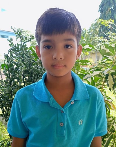 Help Chris John L. by becoming a child sponsor. Sponsoring a child is a rewarding and heartwarming experience.