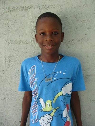 Help Dislan by becoming a child sponsor. Sponsoring a child is a rewarding and heartwarming experience.