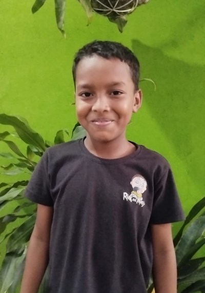 Ayude a Oswaldo Jose apadrinándole hoy. El apadrinamiento es una experiencia hermosa y gratificante.
