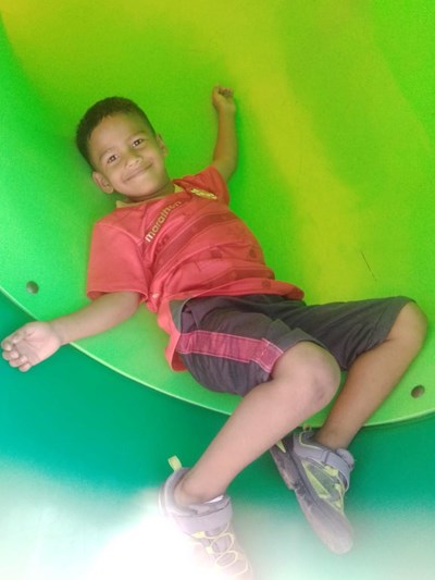 Help Xian Maximiliano by becoming a child sponsor. Sponsoring a child is a rewarding and heartwarming experience.