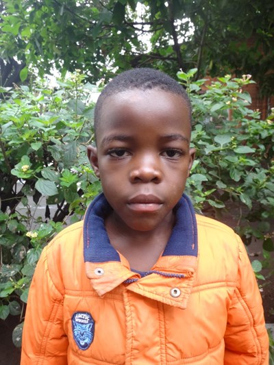 Help Gracious by becoming a child sponsor. Sponsoring a child is a rewarding and heartwarming experience.