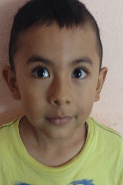 Help Santiago Mateo by becoming a child sponsor. Sponsoring a child is a rewarding and heartwarming experience.