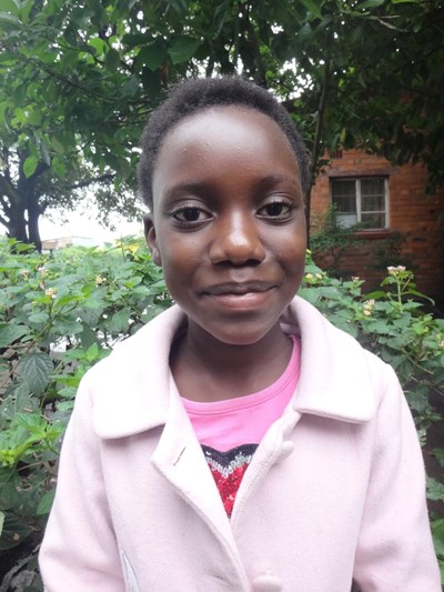 Help Lisa by becoming a child sponsor. Sponsoring a child is a rewarding and heartwarming experience.