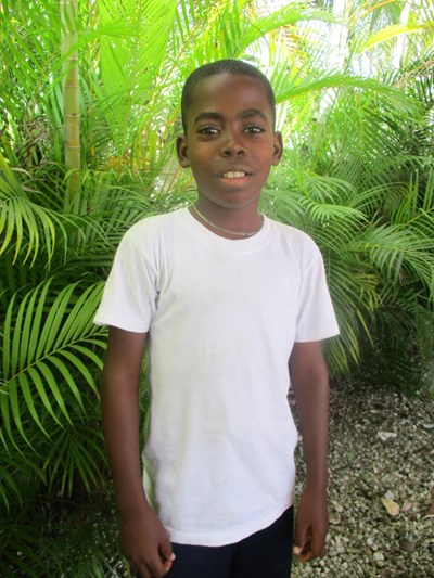 Help Yandely Alexander by becoming a child sponsor. Sponsoring a child is a rewarding and heartwarming experience.