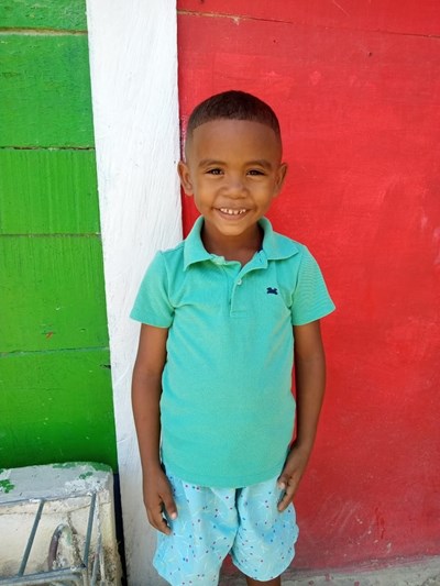 Help Yulmar David by becoming a child sponsor. Sponsoring a child is a rewarding and heartwarming experience.