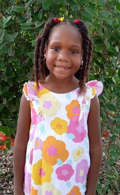 Help Luisa Fernanda by becoming a child sponsor. Sponsoring a child is a rewarding and heartwarming experience.