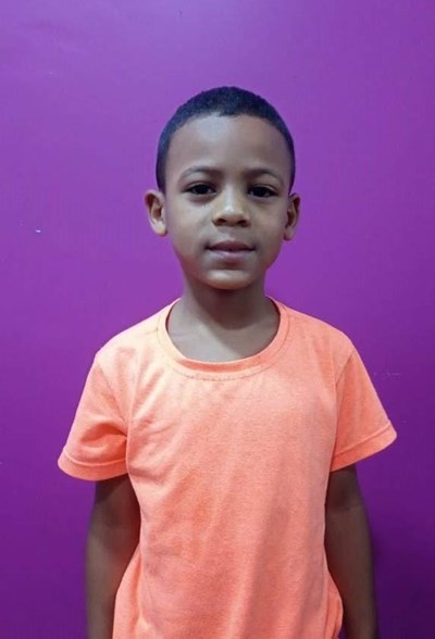 Help Fernando Junior by becoming a child sponsor. Sponsoring a child is a rewarding and heartwarming experience.