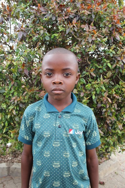 Help Andrew Mutwale by becoming a child sponsor. Sponsoring a child is a rewarding and heartwarming experience.