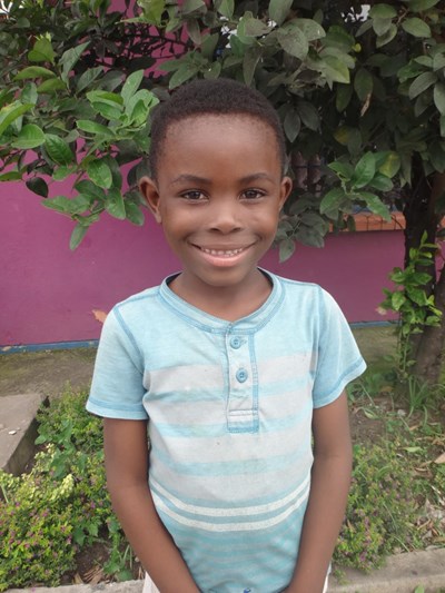 Help Moonga by becoming a child sponsor. Sponsoring a child is a rewarding and heartwarming experience.