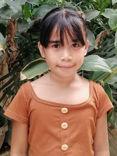 Help Elisa by becoming a child sponsor. Sponsoring a child is a rewarding and heartwarming experience.