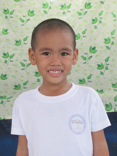 Help Emmanuel Symon M. by becoming a child sponsor. Sponsoring a child is a rewarding and heartwarming experience.
