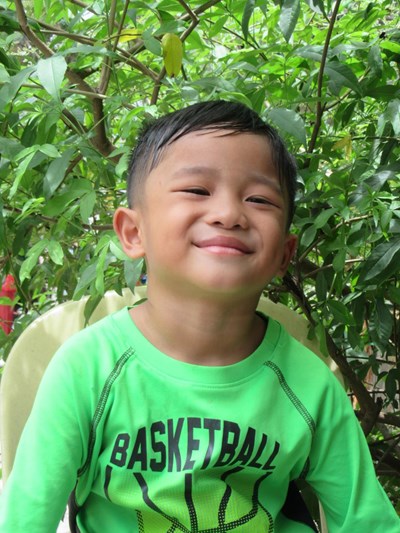 Help Euan R. by becoming a child sponsor. Sponsoring a child is a rewarding and heartwarming experience.