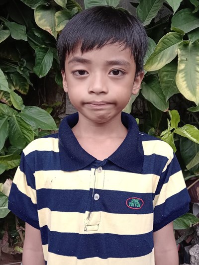 Help Fernando R. by becoming a child sponsor. Sponsoring a child is a rewarding and heartwarming experience.