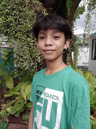 Help Junar D. by becoming a child sponsor. Sponsoring a child is a rewarding and heartwarming experience.