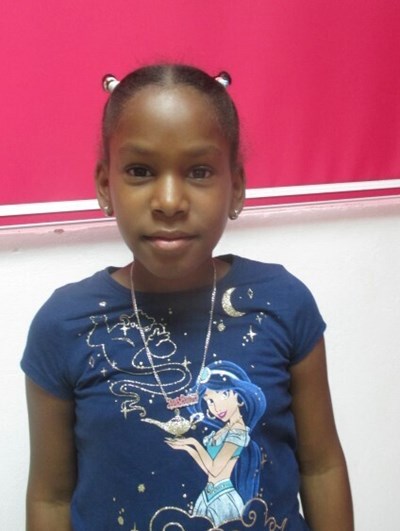 Help Luz Esthet by becoming a child sponsor. Sponsoring a child is a rewarding and heartwarming experience.