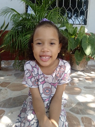 Help Orianna Carolina by becoming a child sponsor. Sponsoring a child is a rewarding and heartwarming experience.