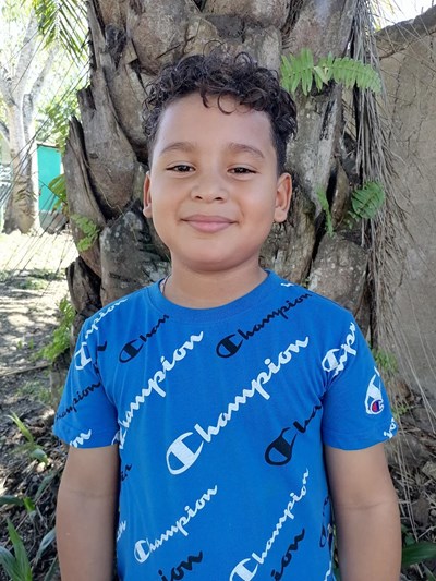 Help Lennin Esnaider by becoming a child sponsor. Sponsoring a child is a rewarding and heartwarming experience.