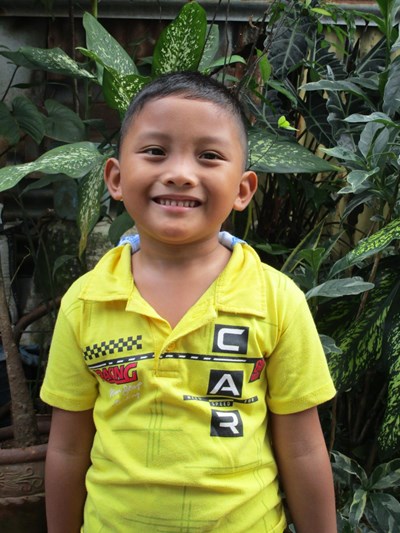 Help Azrael Jhake R. by becoming a child sponsor. Sponsoring a child is a rewarding and heartwarming experience.