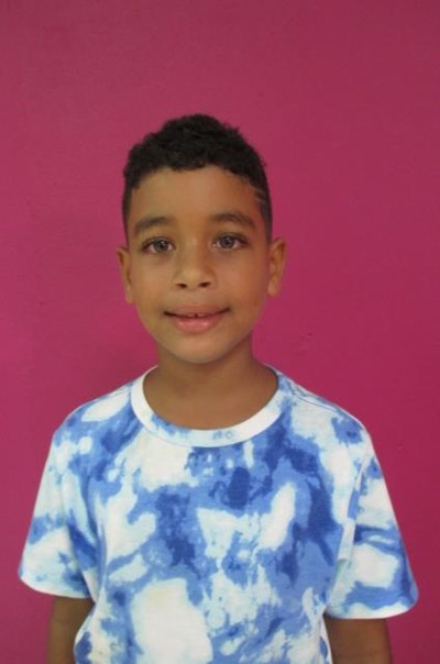 Help Albert by becoming a child sponsor. Sponsoring a child is a rewarding and heartwarming experience.