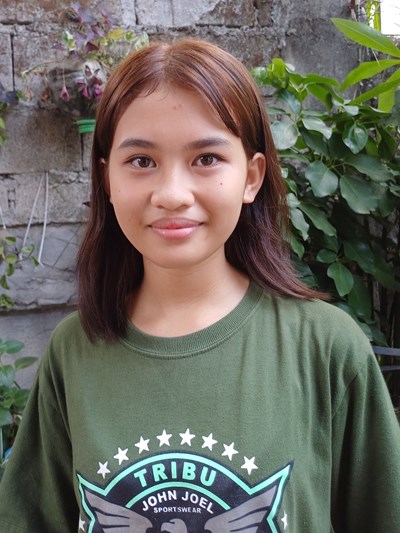 Help Jhennuary V. by becoming a child sponsor. Sponsoring a child is a rewarding and heartwarming experience.