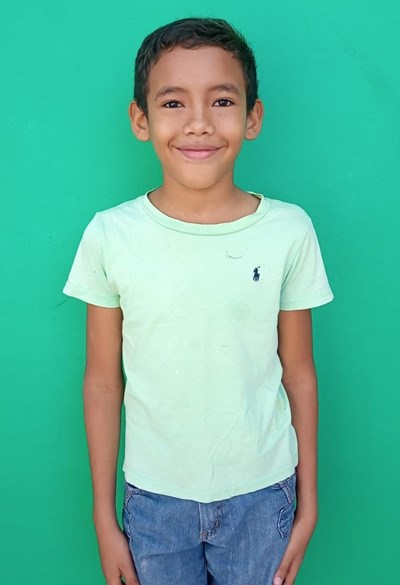 Help Josues Davis by becoming a child sponsor. Sponsoring a child is a rewarding and heartwarming experience.