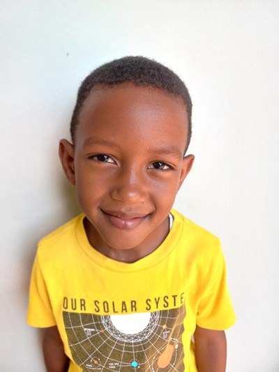 Help Leandro by becoming a child sponsor. Sponsoring a child is a rewarding and heartwarming experience.