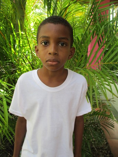 Help Emmanuel Emilio by becoming a child sponsor. Sponsoring a child is a rewarding and heartwarming experience.