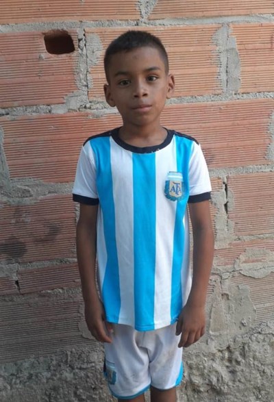 Help Slan David by becoming a child sponsor. Sponsoring a child is a rewarding and heartwarming experience.